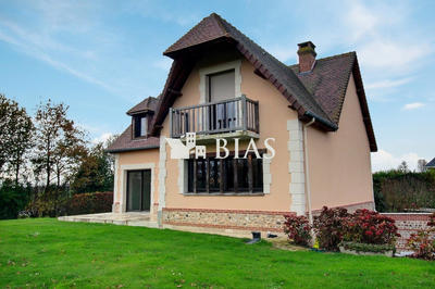 Maison - 165 m² - 8 pièces