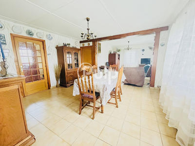 Maison - 122 m² - 8 pièces