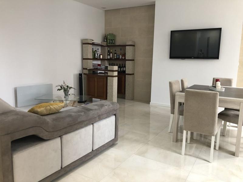 Maison de ville - 115 m² - 4 pièces