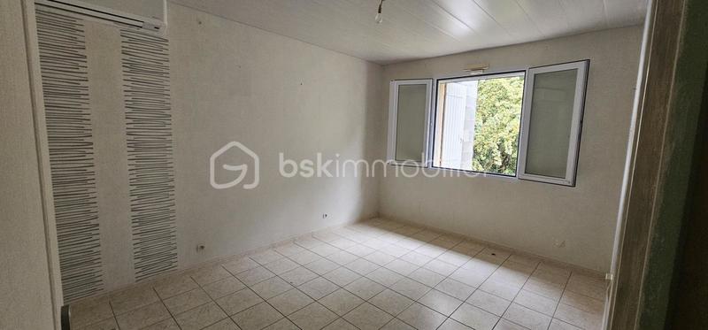 Maison - 270 m² - 10 pièces