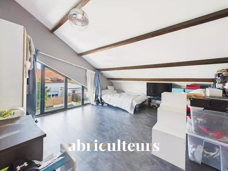 Loft - 117 m² - 6 pièces