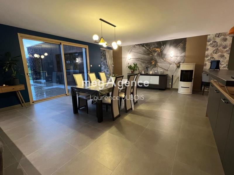 Maison - 200 m² - 5 pièces