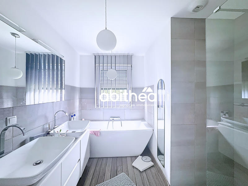 Maison - 112 m² - 4 pièces