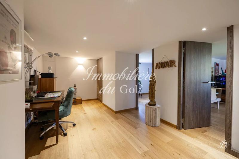 Villa - 232 m² - 6 pièces