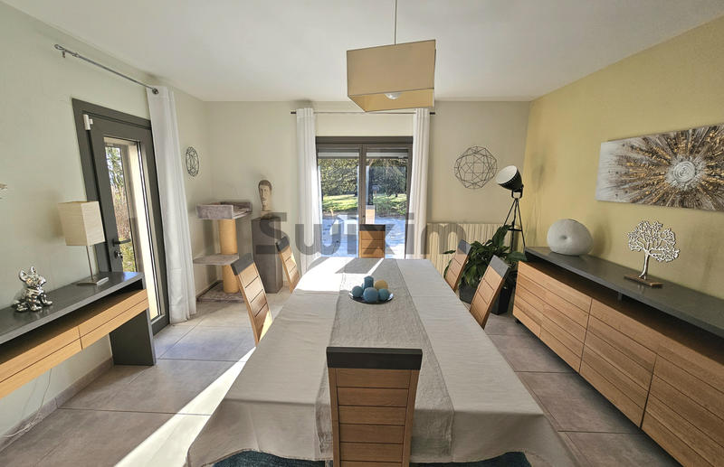 Maison - 205 m² - 6 pièces