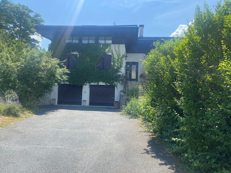 Propriété - 263 m² - 8 pièces