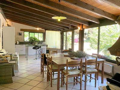 Maison - 420 m² - 18 pièces