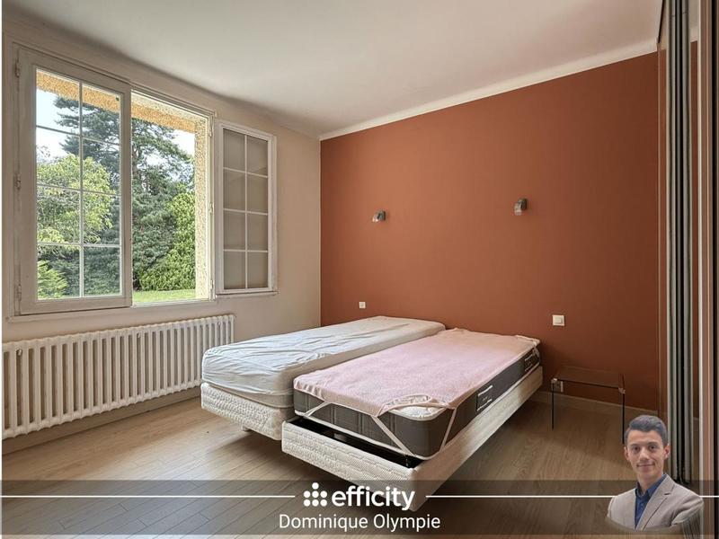 Maison - 231 m² - 9 pièces