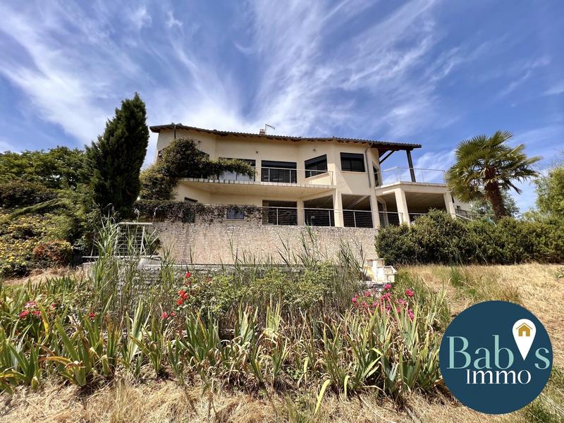 Maison contemporaine - 225 m² - 7 pièces