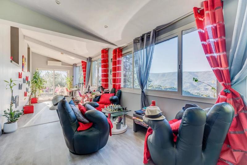 Villa - 159 m² - 6 pièces