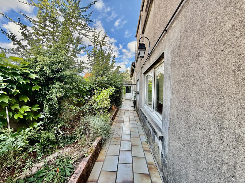 Maison - 209 m² - 10 pièces