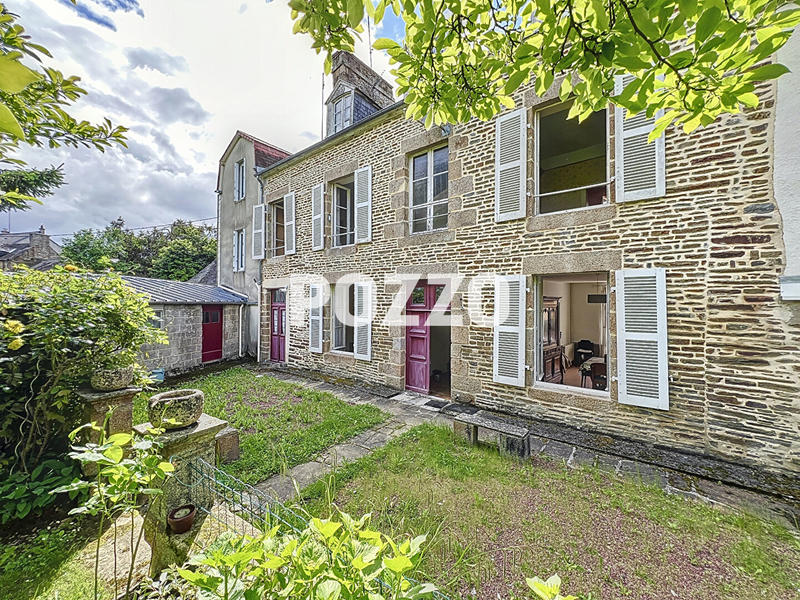 Maison - 170 m² - 10 pièces