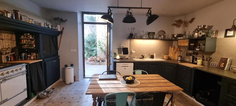 Maison - 290 m² - 8 pièces