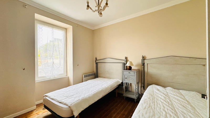 Maison - 200 m² - 10 pièces