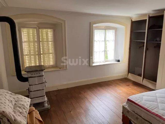 Propriété - 255 m² - 12 pièces