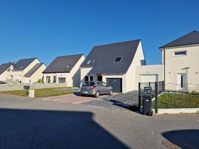 Maison - 80 m² - 5 pièces