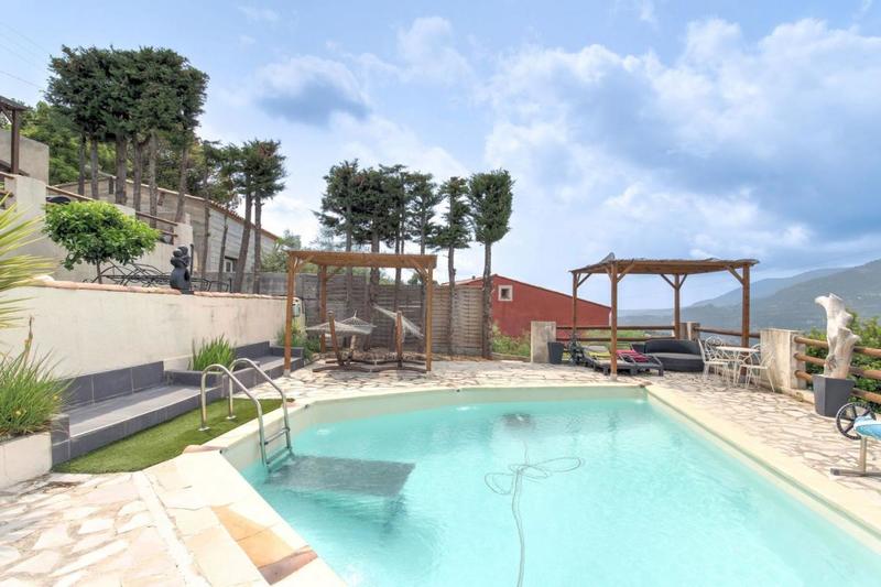 Maison - 170 m² - 7 pièces