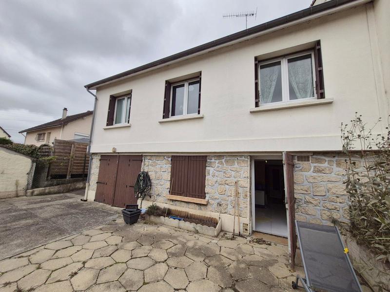 Maison - 88 m² - 6 pièces