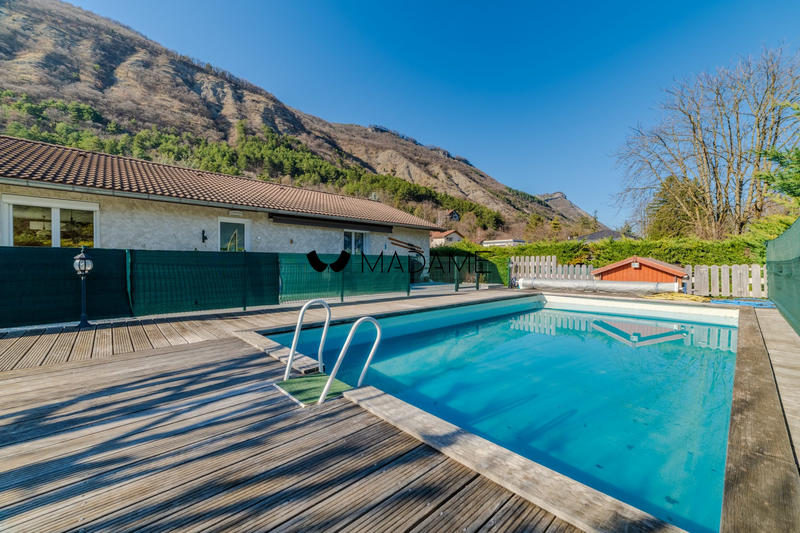 Maison - 105 m² - 5 pièces