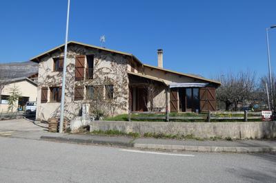 Maison - 155 m² - 8 pièces