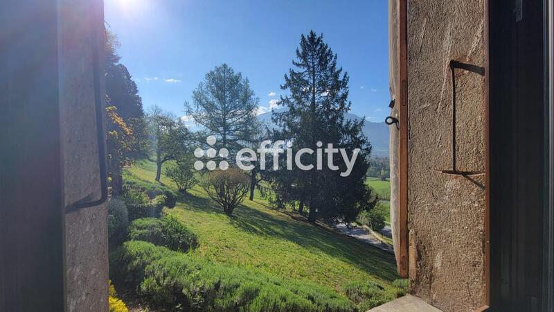 Maison - 210 m² - 9 pièces