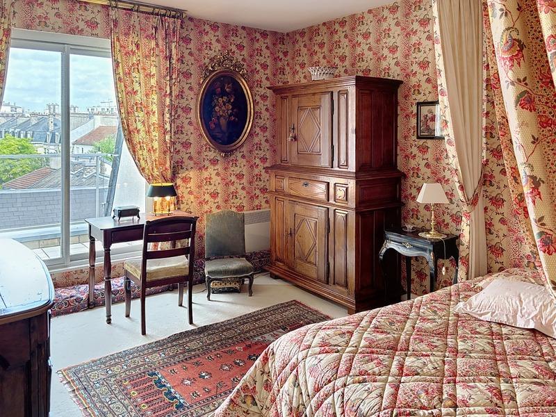 Appartement - 200 m² - 6 pièces