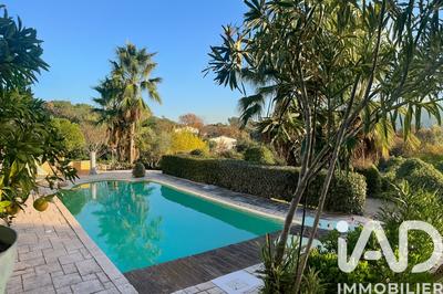 Maison - 269 m² - 6 pièces