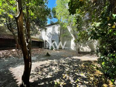 Appartement - 179 m² - 6 pièces