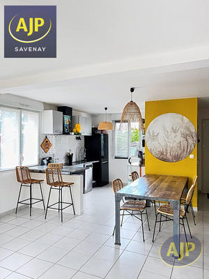 Maison - 102 m² - 5 pièces