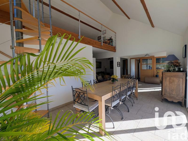 Maison - 186 m² - 8 pièces