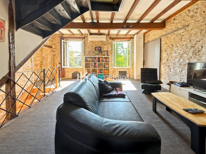 Maison - 360 m² - 7 pièces