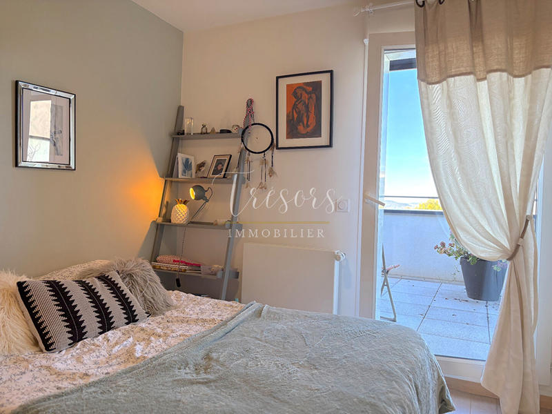 Appartement - 100 m² - 4 pièces