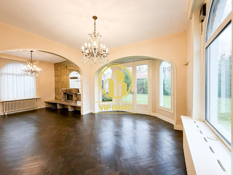 Maison - 166 m² - 8 pièces