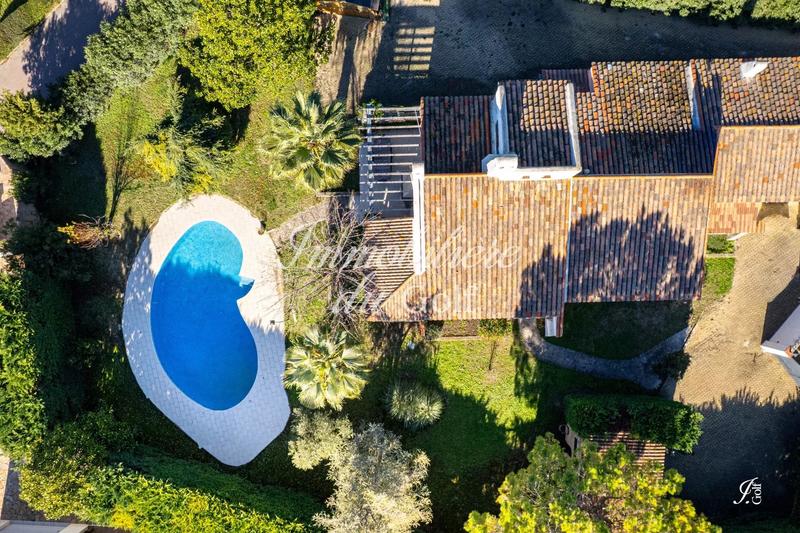 Maison - 215 m² - 5 pièces