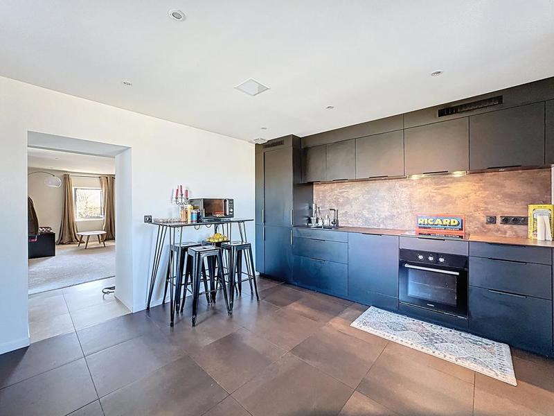 Appartement - 77 m² - 2 pièces