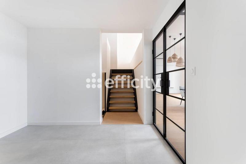 Loft - 140 m² - 5 pièces