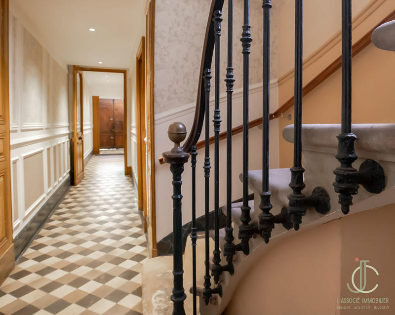 Appartement - 150 m² - 3 pièces