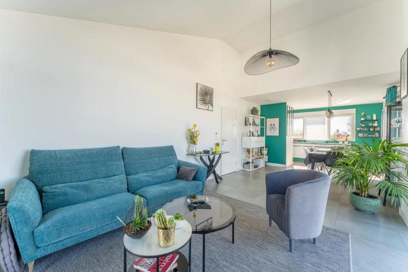 Appartement - 93 m² - 4 pièces