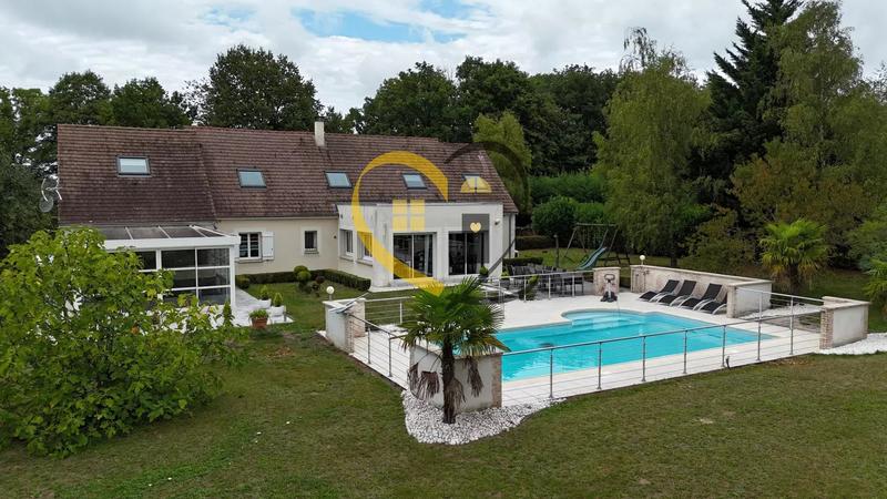 Maison - 300 m² - 11 pièces