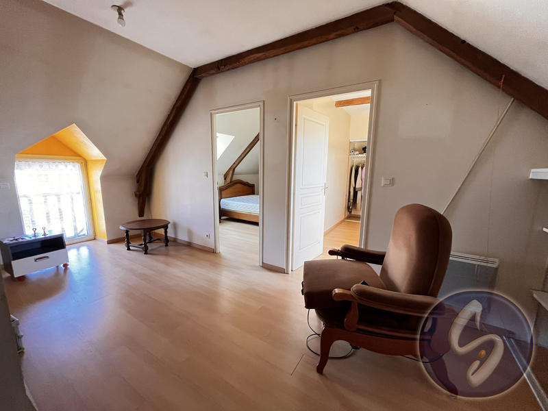 Maison traditionnelle - 82 m² - 4 pièces