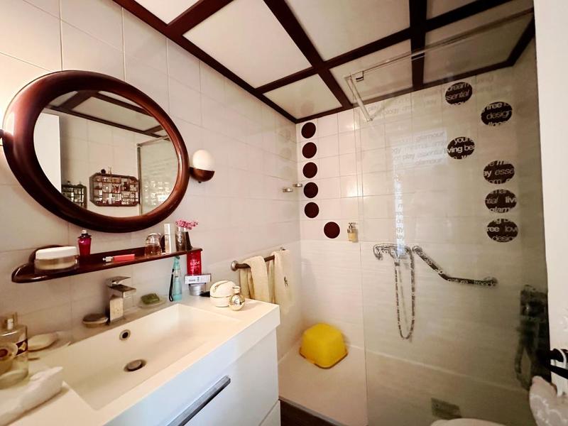 Maison - 300 m² - 5 pièces