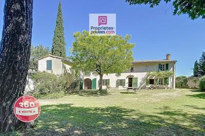 Maison - 185 m² - 9 pièces