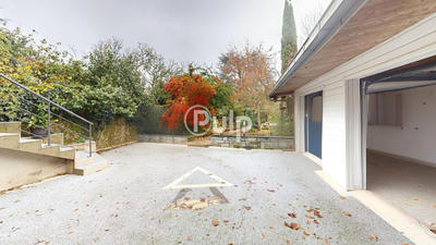 Maison - 217 m² - 9 pièces