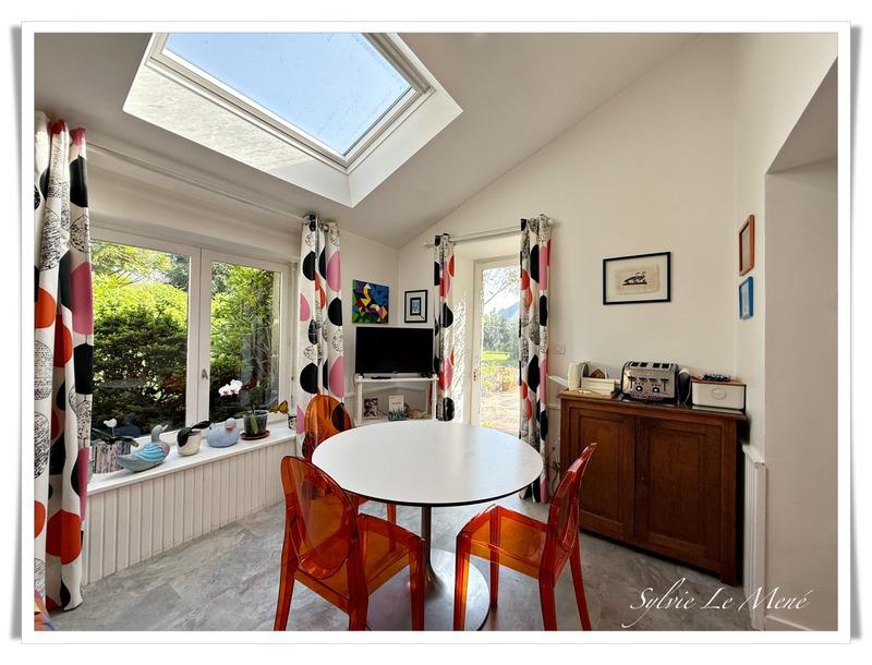 Maison - 224 m² - 8 pièces