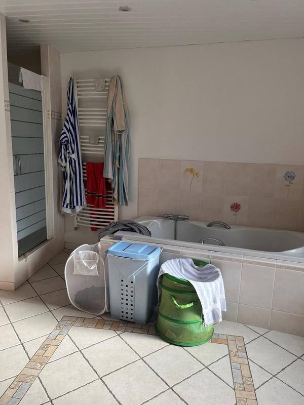 Maison - 210 m² - 7 pièces