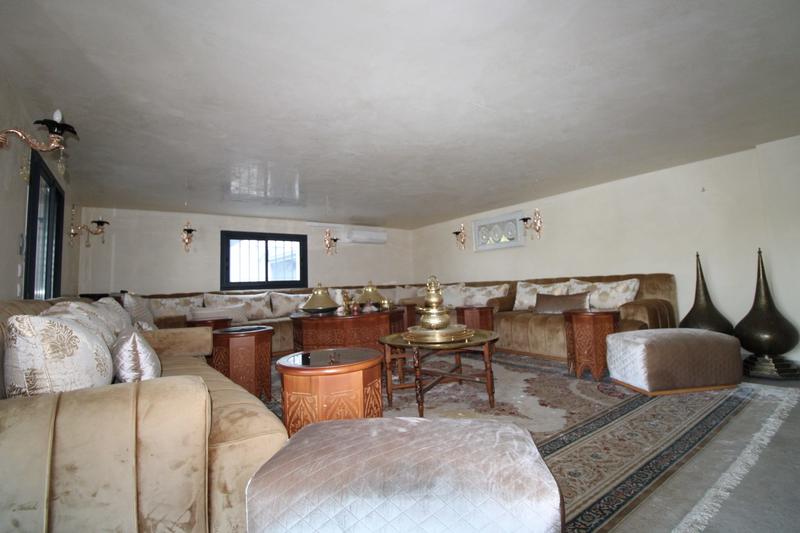 Maison contemporaine - 241 m² - 8 pièces