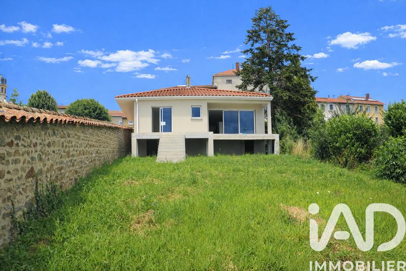 Maison - 104 m² - 4 pièces