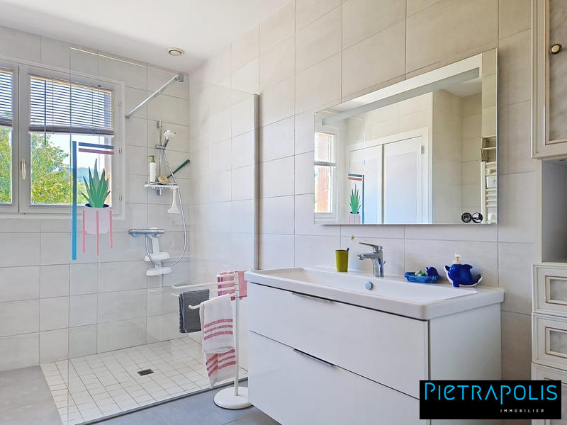 Maison - 102 m² - 5 pièces