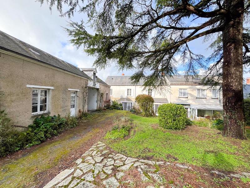 Maison - 349 m² - 15 pièces