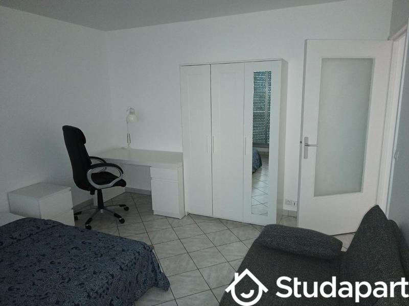 Chambre - 10 m² - 1 pièce